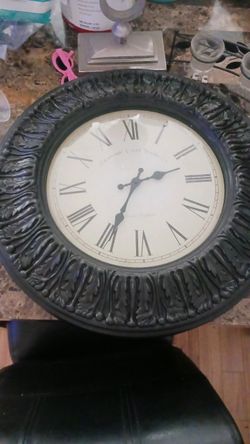 Round Wall Clock