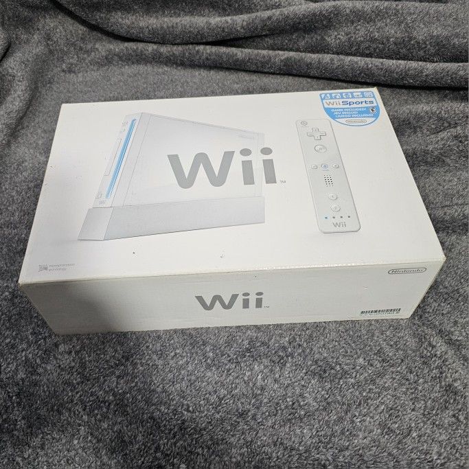 Nintendo Wii Bundle With Wii Sports, Good Condition, Normal Wear