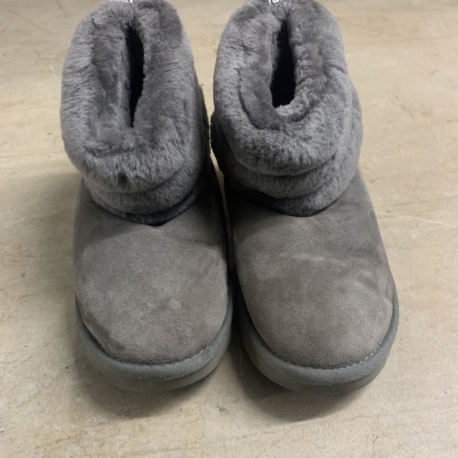 Women's UGG Classic Mini Fluff Suede Sheepskin Snow Boots Size 6 #1098533