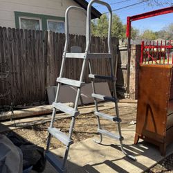 Pool Ladder 
