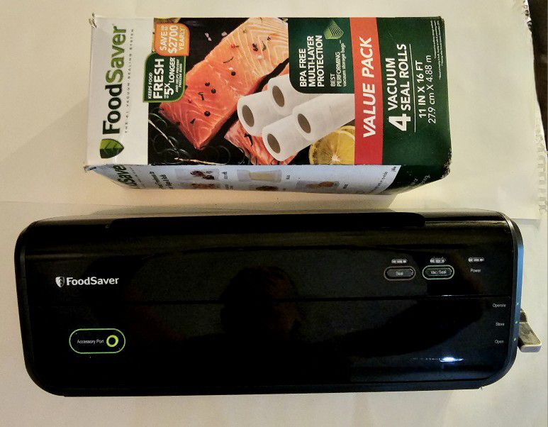 FoodSaver Vacuum Sealer With Bags