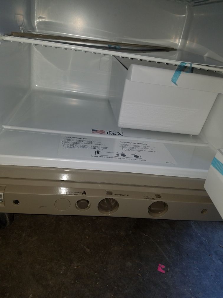 RV or Camper fridge Dometic RM2510 new . Pos/trade for Sale in