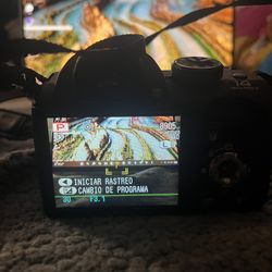 Fujifilm FinePix S3280 (same as S3200)Camera w 32GB micro SD card with Adapter (no batteries included)