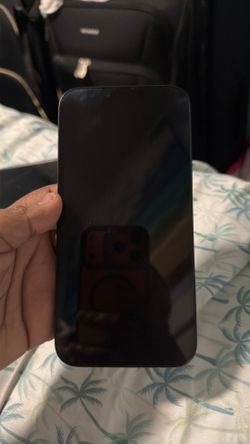 iphone 14 plus unlocked with a privacy screen protector