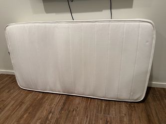 Helix Kids Twin Mattress - barely used