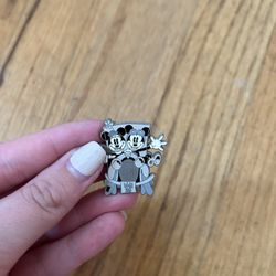 Authentic 2004 Mickey & Minnie Pin