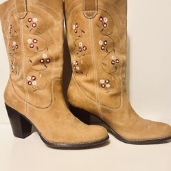 SEYCHELLES SUEDE LEATHER FLORAL EMBROIDERED WESTERN BOOTS/TAN Size 8.5