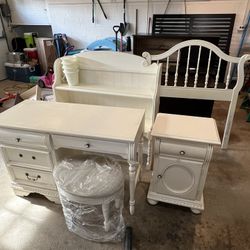 Twin Bed Set