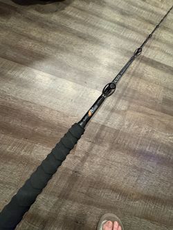 ( Murrieta) NEW Phenix  Axis  7’2 40-100 conventional salt water fishing rod.