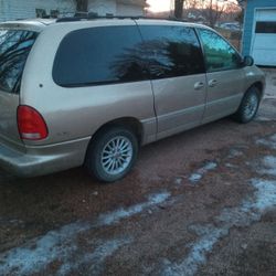 2000 Chrysler Town & Country