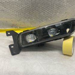 2018- 2023 DODGE DURANGO FOG LIGHT RIGH SIDE