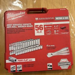 Milwaukee 3/8 SAE/Metric Ratchet and Socket Set (56 Pc)