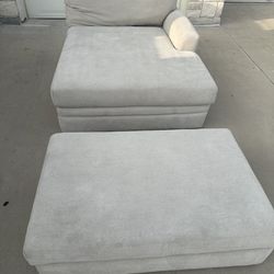 Oversized Living Spaces Chaise & Ottoman