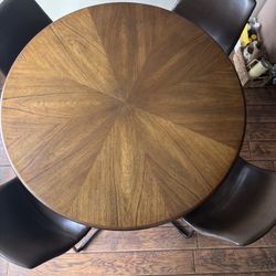 Kitchen Table & Chairs