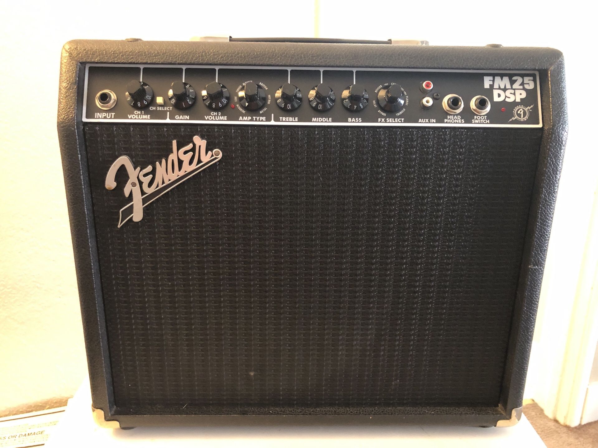 FENDER FM25 DSP GUITAR AMP