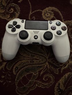 Ps 4 controller need battery