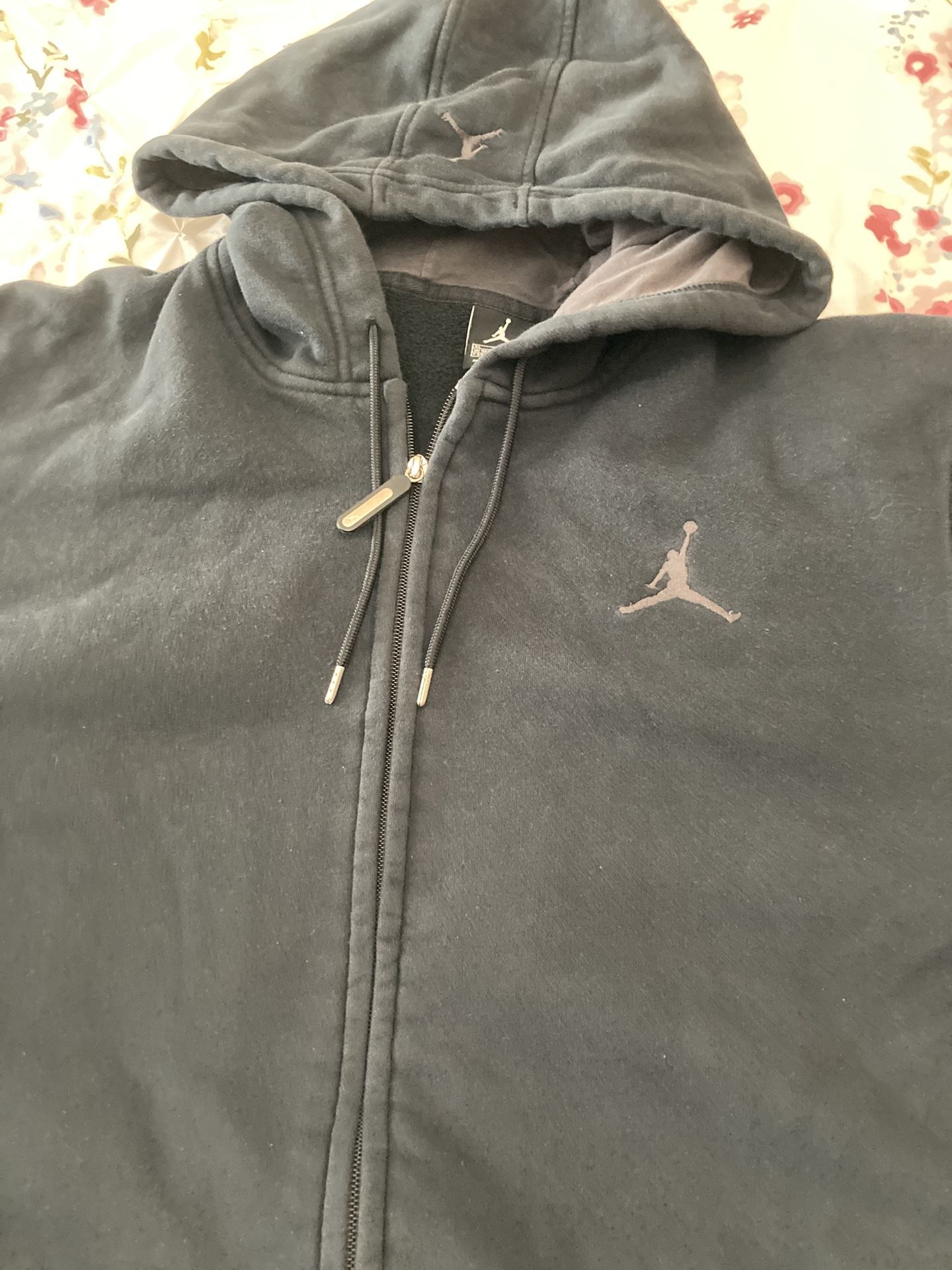 Jordan zip up hoodie jacket with pockets – men’s XL