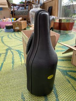 leather bottle holder