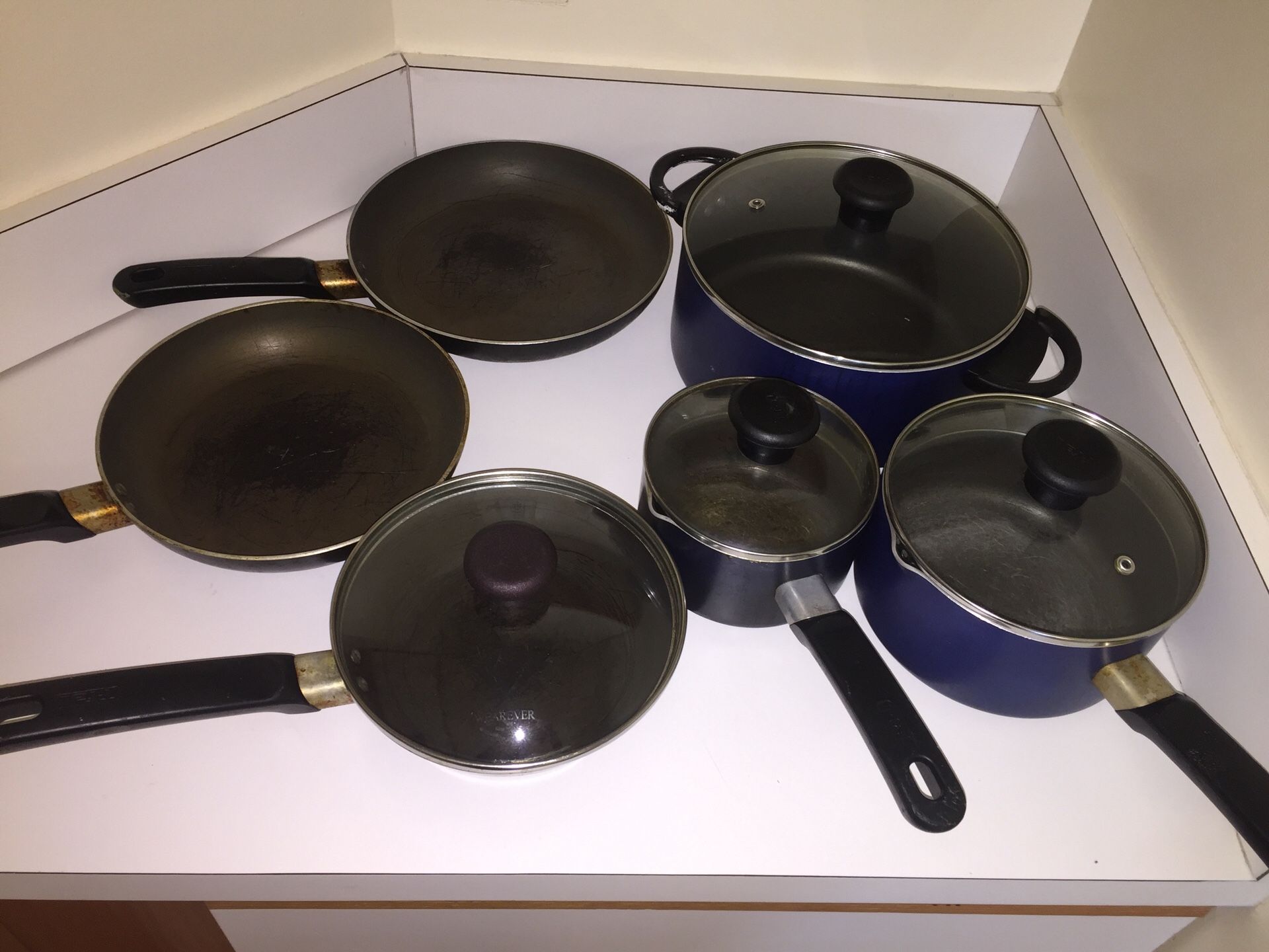 T-fal 10-piece pots and pans set