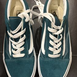 Juniors Vans Size 6 NEW!!!