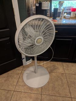 Lasko 18" Pedestal Fan
