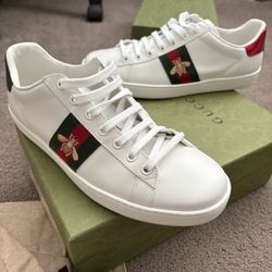 Guccis Bumblebee Shoes 9-91/2