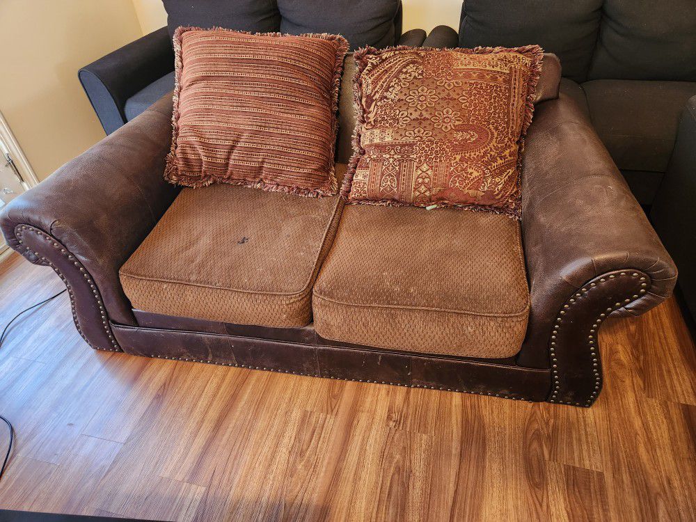 Loveseat Pick-Up Only