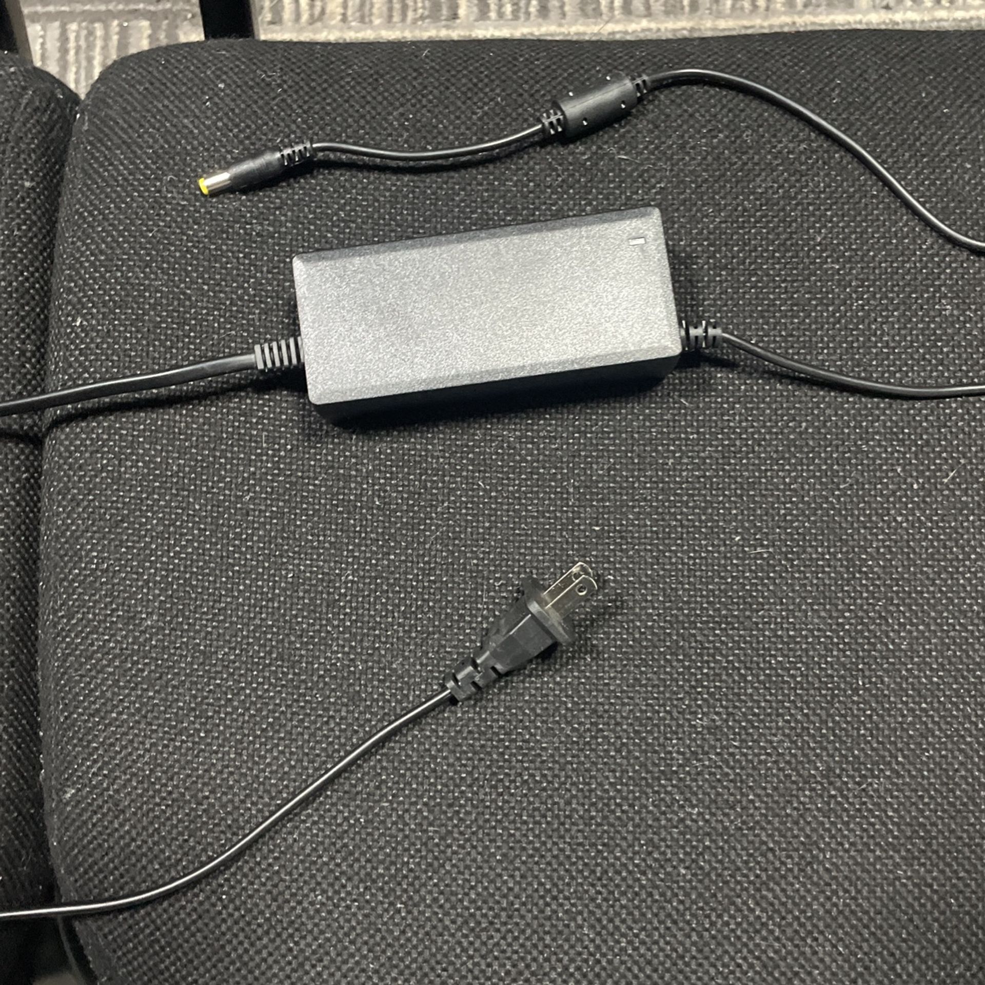 AC - DC Universal Adapter