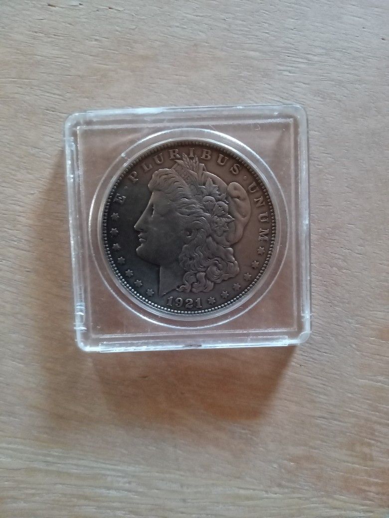1921 MORGAN SILVER DOLLAR
