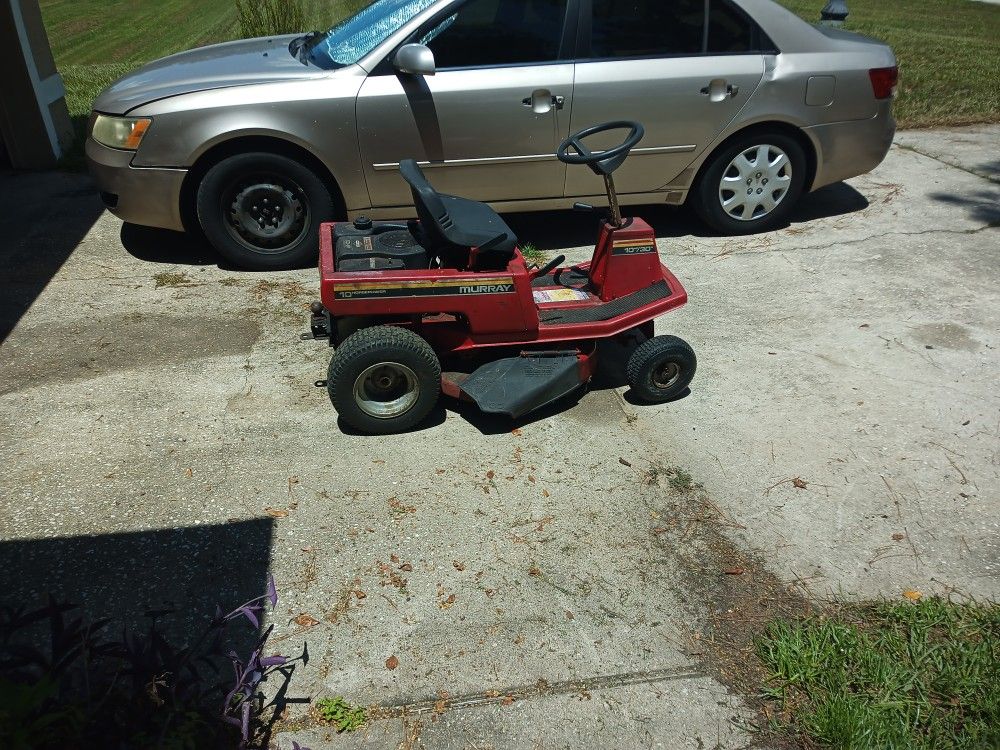 Old murray riding online lawn mower for sale