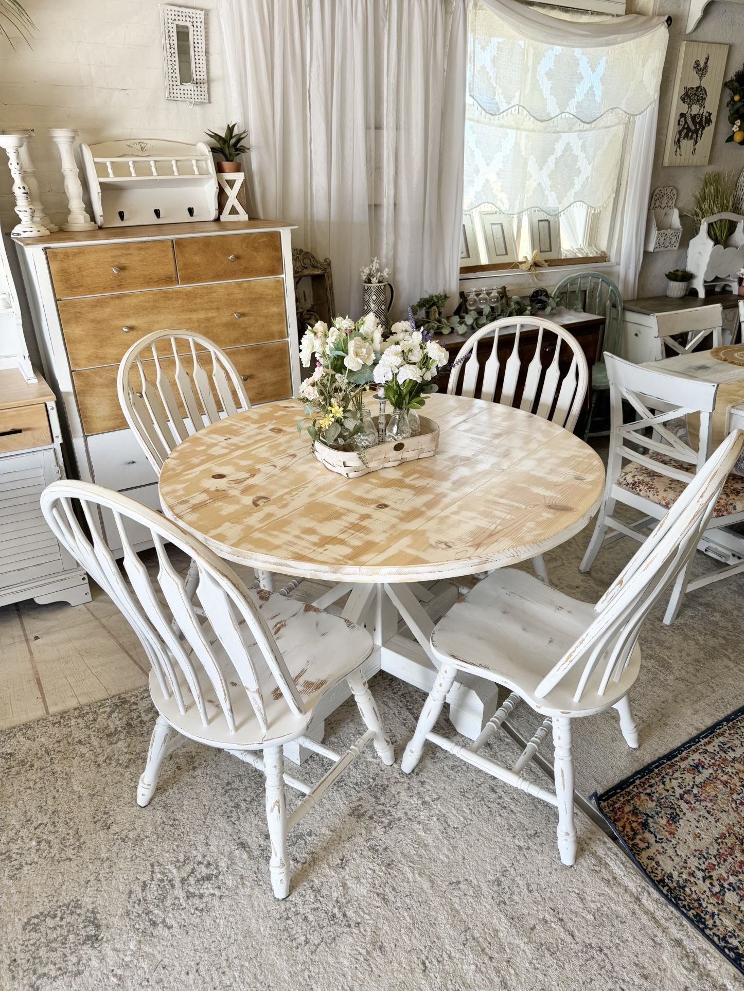 Round Kitchen Table + 4 Chairs