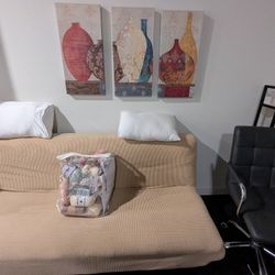 Futon + 2 Covers