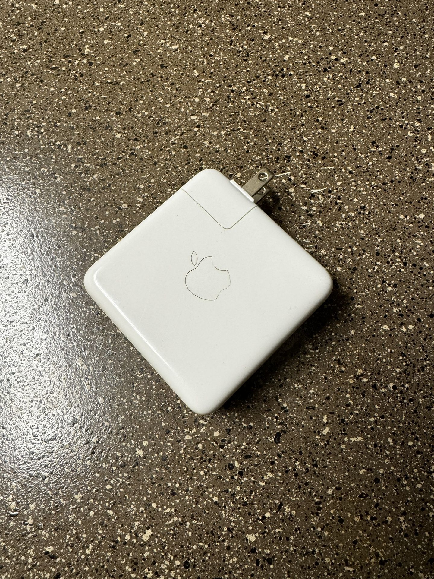 Macbook Pro 61w Charger