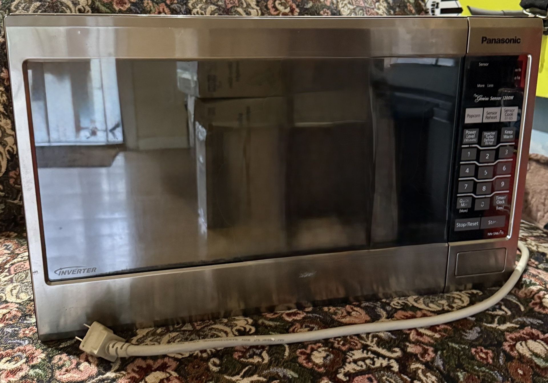 FREE Microwave $0 (Very Used)
