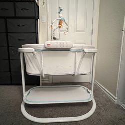  Fisher-Price Soothing Motions bassinet