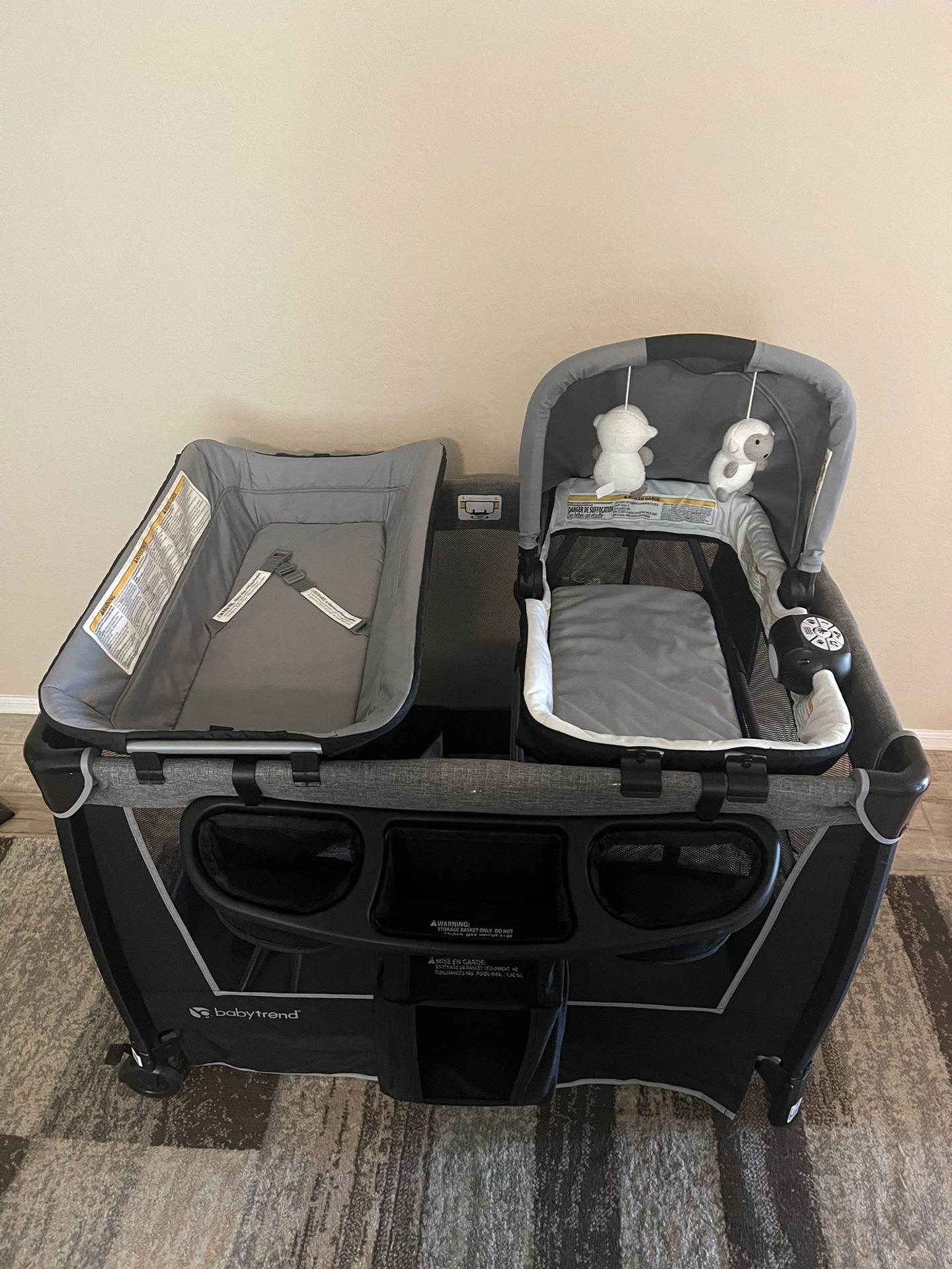 Baby Trend Simply Smart Nursery Center Playard with and Travel Bag for Sale in Phoenix