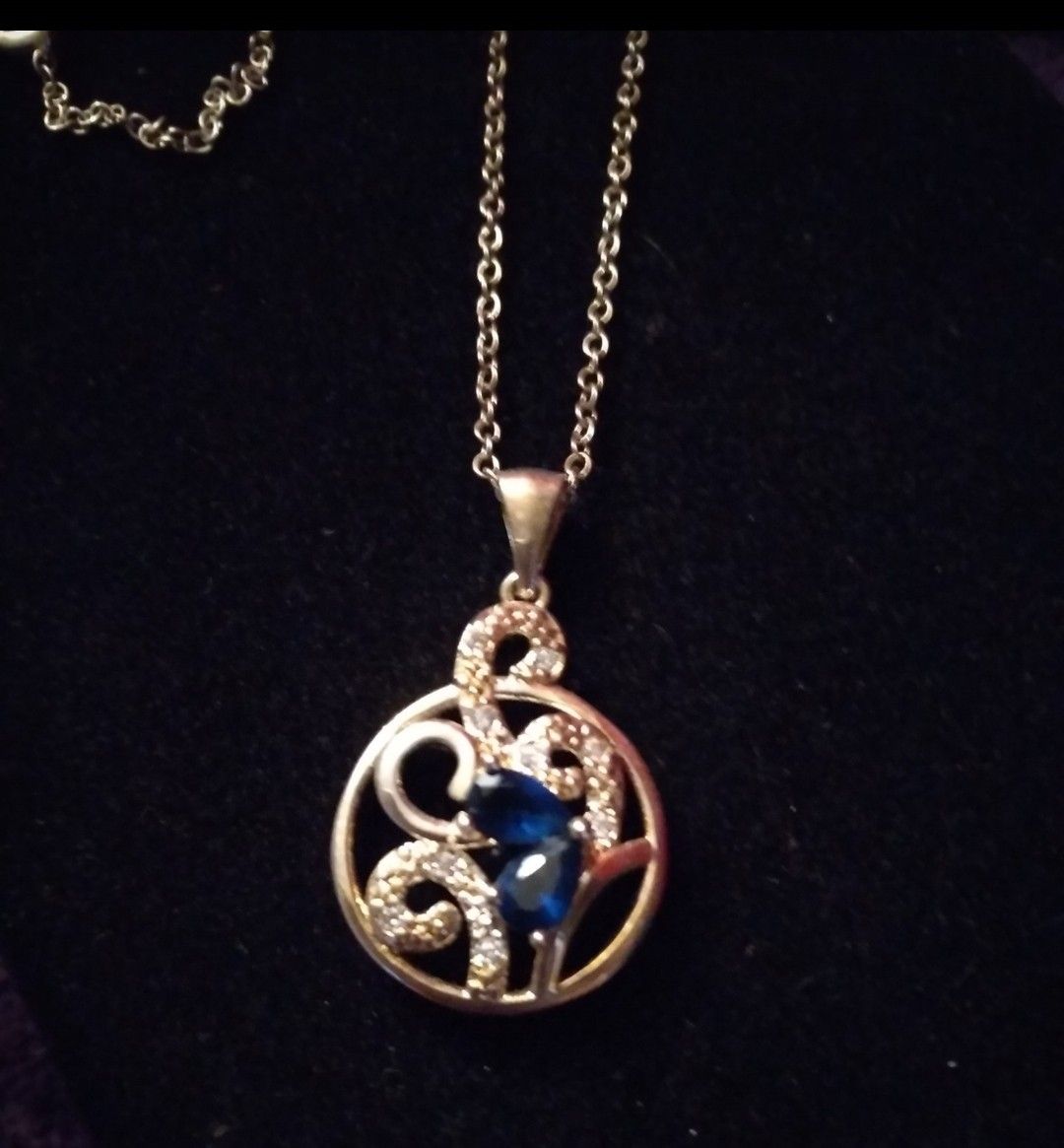 Round Pendant w/Blue Sapphire Gems
