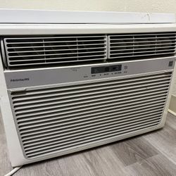 Frigidaire AC Unit 4800 W