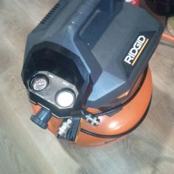 RIDGID 6 gal, 150 Psi Air Compressor!!