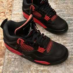 Jordan 4 Red Thunders
