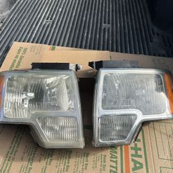 Ford F-150 2012 Original Headlights 