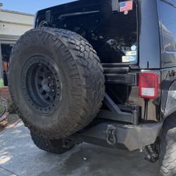 Jeep Wrangler JK JKU Rear Bumper And Tire Carrier Up To 37”