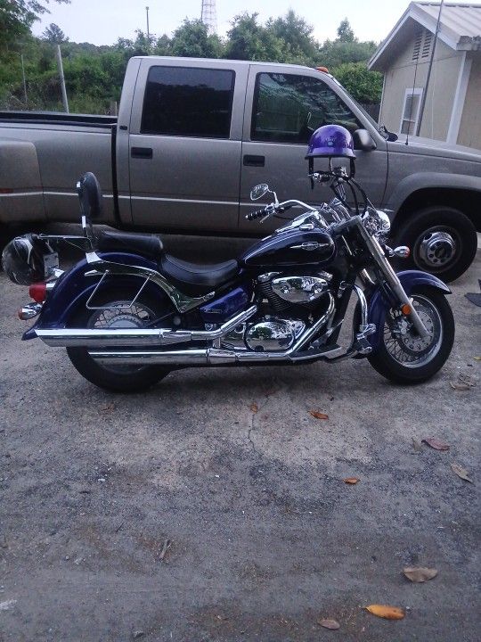 2005 Suzuki Boulevard