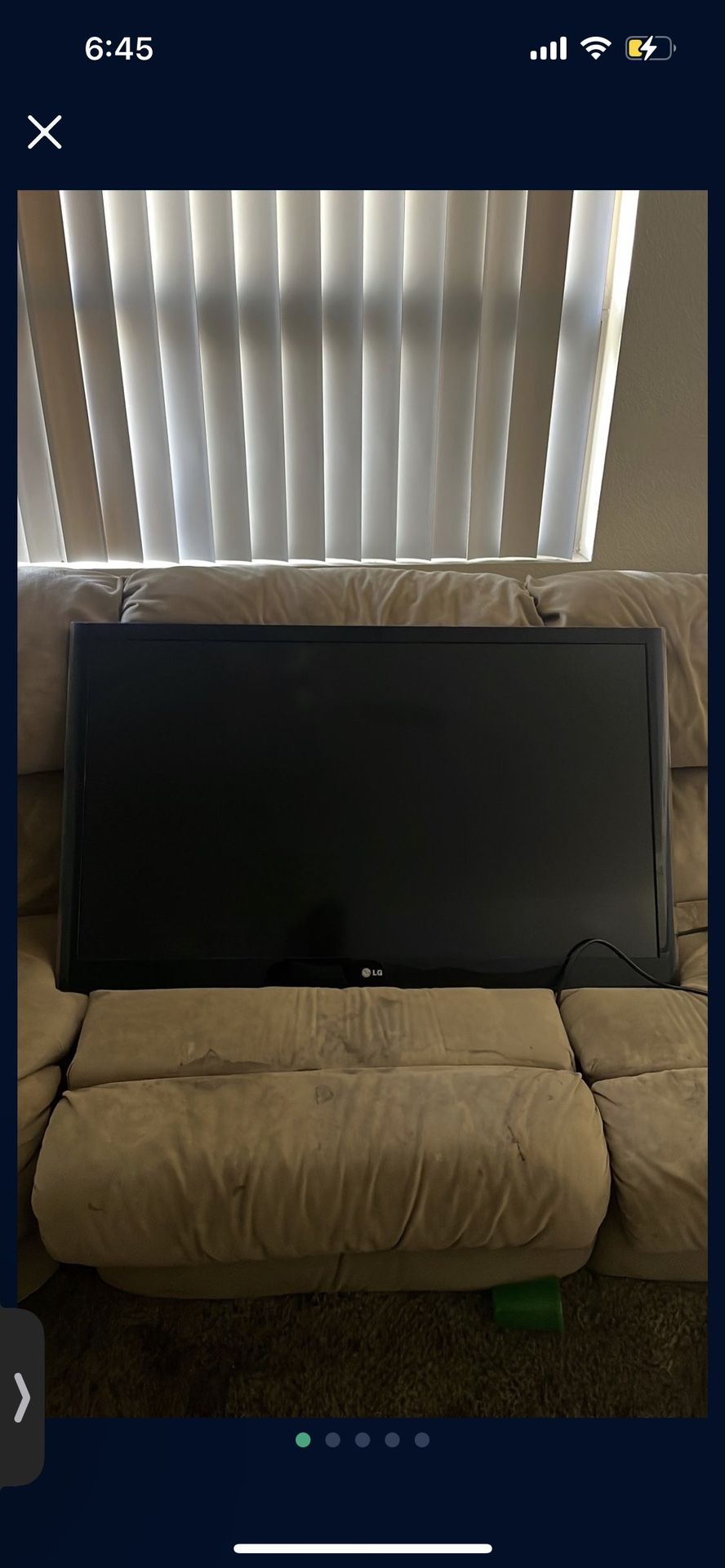 LG 47 Inch Tv And Bluetooth sound Bar 