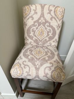 2 brand new bar stools, never used