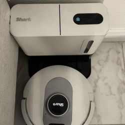 Shark Automatic vacuum Not Functional Only For Parts