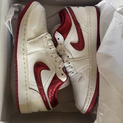 Jordan 1 Low SE SIZE 6 Womens 4.5y