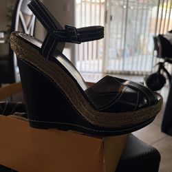 Model - chritian louboutin