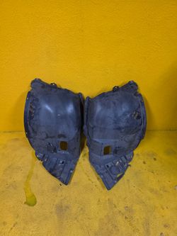 2007-2010 BMW E92 E93 328i 335i Xi Front Fender liner splash guard right + left side (front pice)