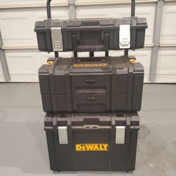 DEWALT TOOL BOX SET, NEW